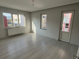 İSTASYONDA KİRALIK DAİRE 2+1